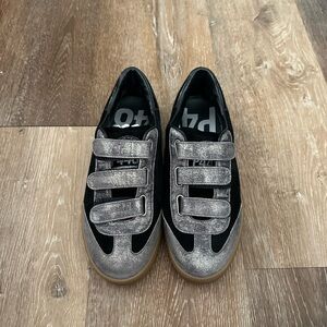 P448 women’s ' gold/ silver and Black Sneakers